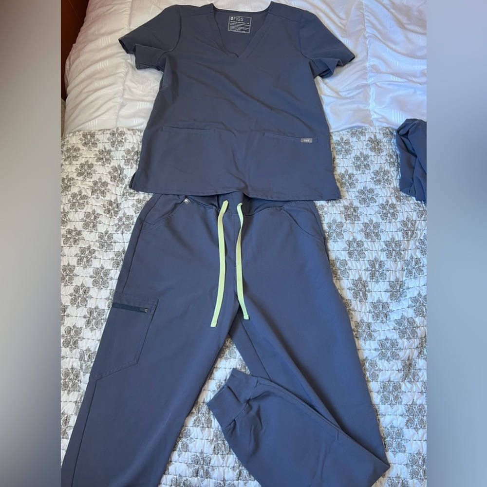 Womens figs scrubs